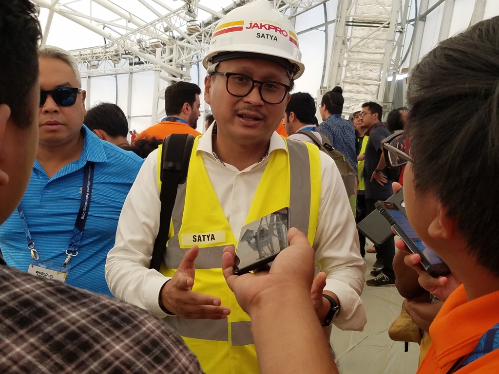 CEO PT Jakarta Propertindo, Satya Heragandhi menjelaskan perihal keterlibatan 14 pekerja asal Jerman dalam proses renovasi Velodrome (Foto: medcom.id/Krisna Octavianus)