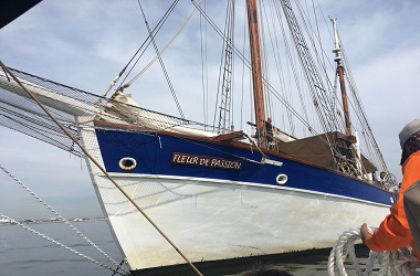 Kapal Swiss Era PD II Singgah di Pelabuhan Jakarta