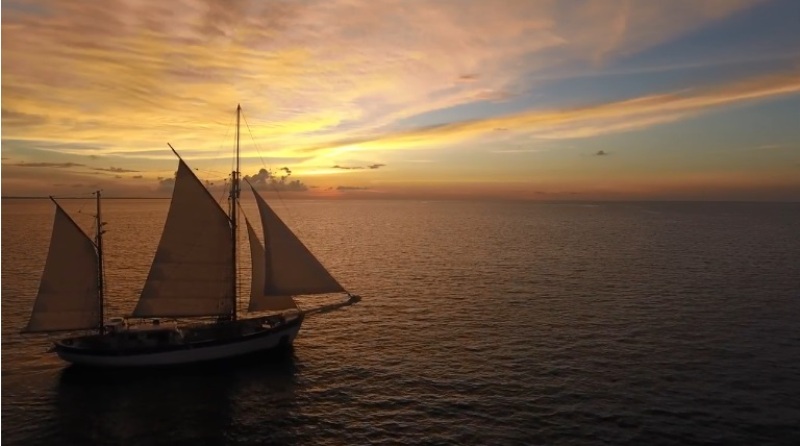 Kapal Fleur de Passion digunakan untuk penelitian, pemetaan laut serta budaya dan kultur. (Foto: Ocean Mapping Expedition/Youtube).