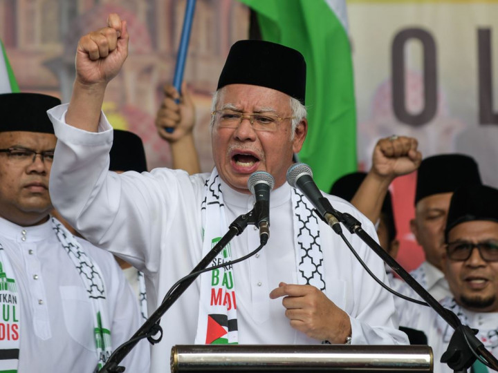 Jelang Pemilu, Najib Razak Janji Naikkan Gaji PNS Malaysia