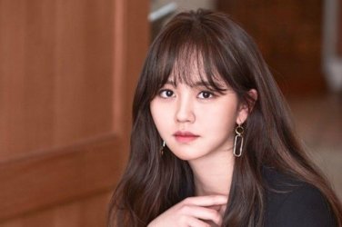 Kim So Hyun Mengaku Enggan Melakukan Bedah Kosmetik
