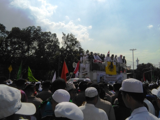 Rizieq Serahkan Kasus Hukum Sukmawati ke Polisi