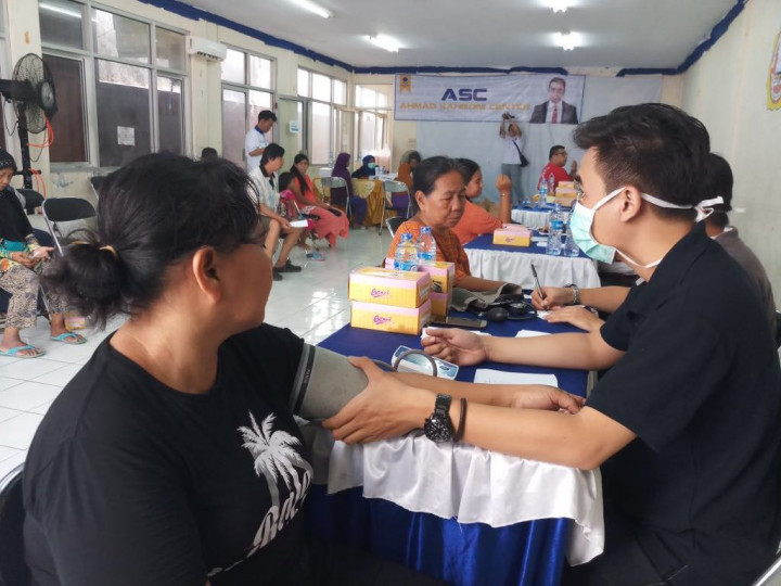 Ahmad Sahroni Bantu 10 Ribu Warga Berobat Gratis