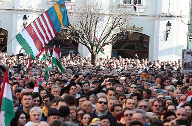 Jutaan Warga Hongaria Ikuti Pilpres yang Diawasi Eropa