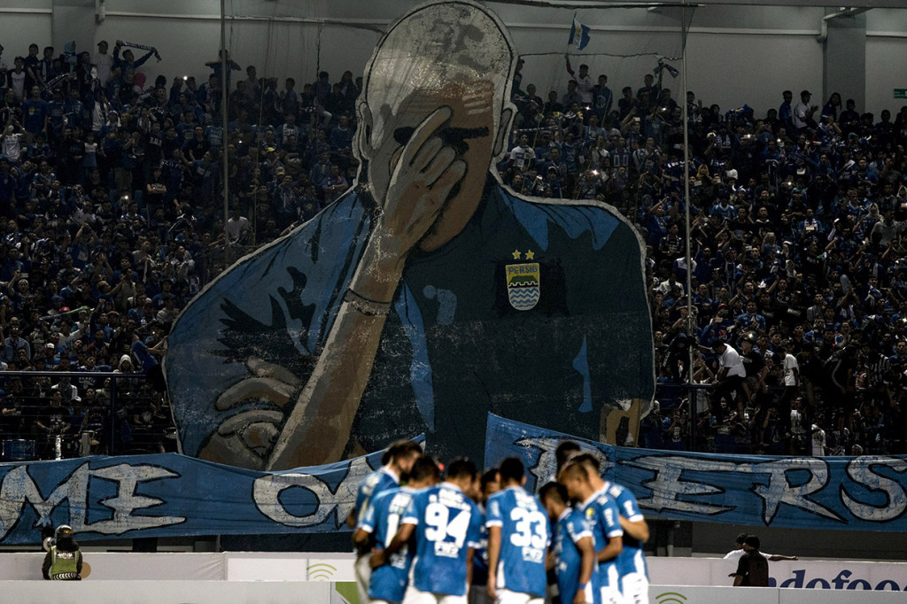 Persib Kalahkan Mitra Kukar 2-0