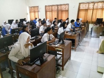 Peserta UNBK Keluhkan Aplikasi <i>Log Out</i> Tiba-Tiba