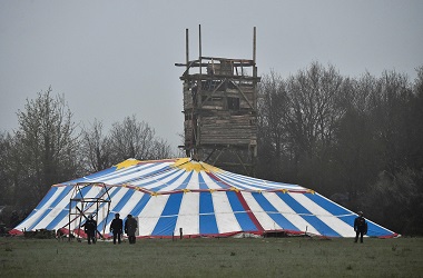 Polisi Prancis Bersihkan Kamp Demonstran Anti-Bandara
