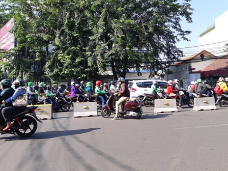 Uji Coba <i>Underpass</i> Matraman Berimbas Kemacetan Panjang