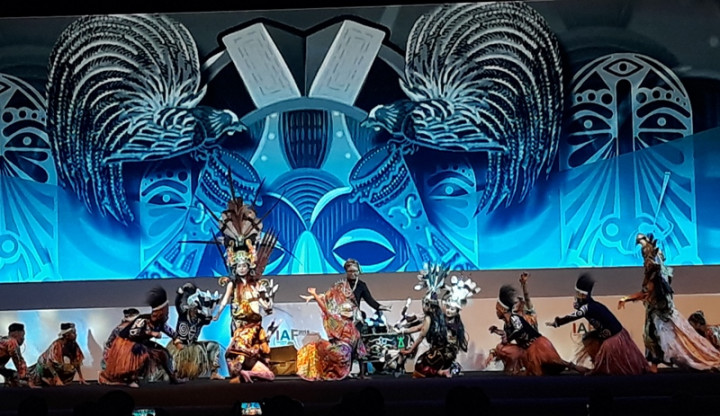 Tarian Menlu Retno dalam Pembukaan IAF 2018