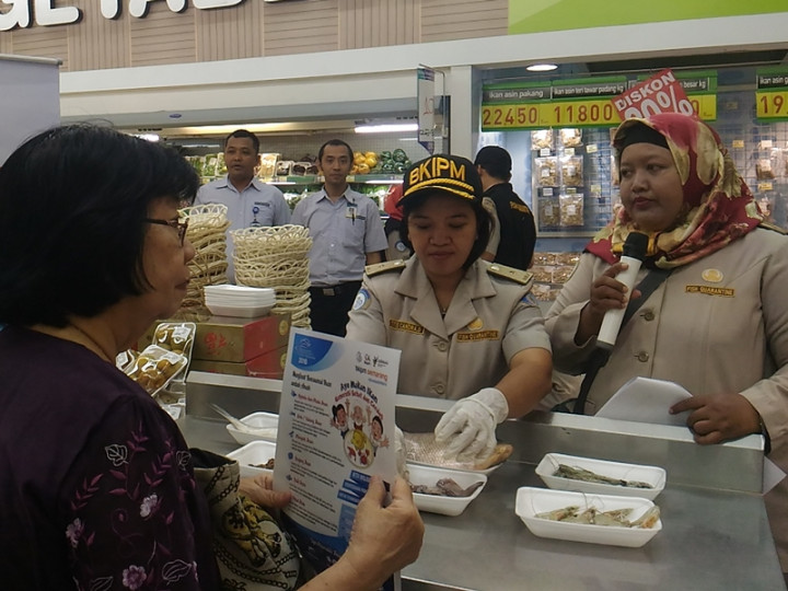 Jateng Diklaim Steril Makarel Kalengan Bercacing