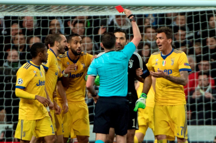 Buffon Sebut Wasit Michael Oliver Binatang