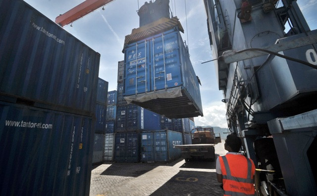 Kinerja Bongkar Muat Anak Usaha Pelindo II Naik di 2017