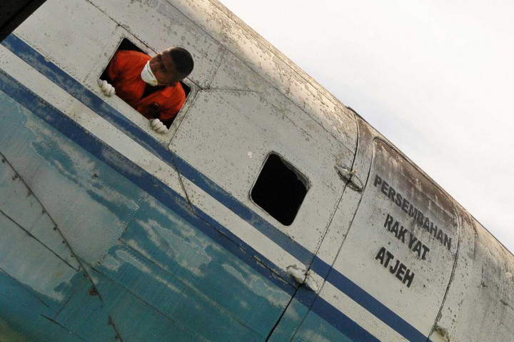 Pesawat RI 001 Dipugar