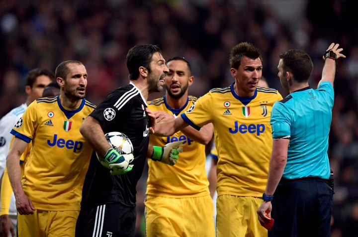 Sebut Wasit Binatang, Buffon Dikritik Del Piero