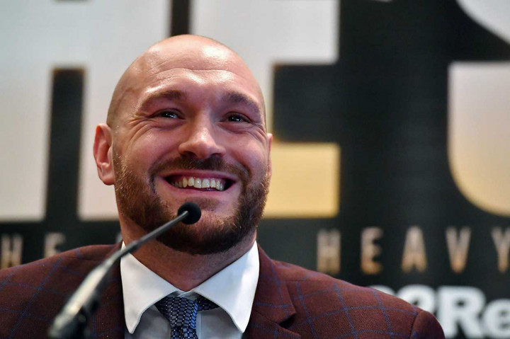 Juni, Fury Naik Ring Lagi