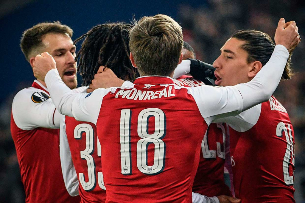 Bermain Imbang, Arsenal Melenggang