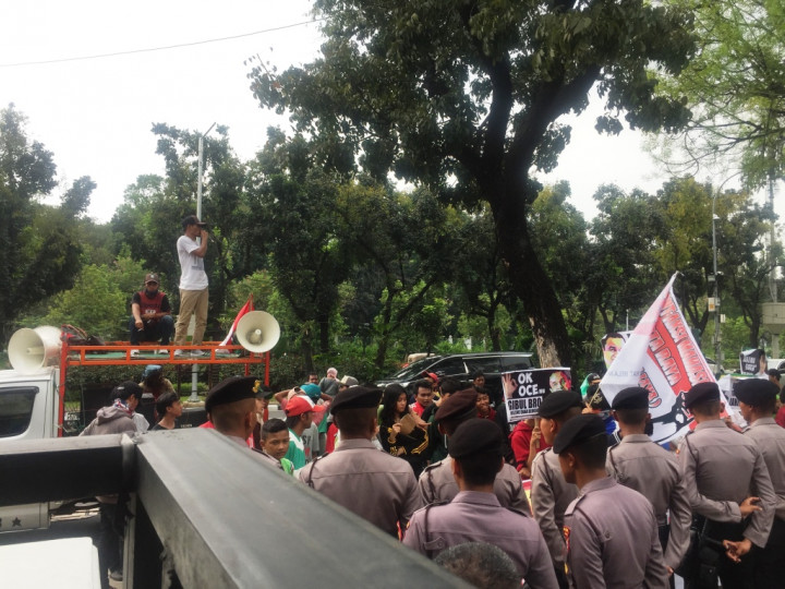 Anies Didemo Puluhan Mahasiswa