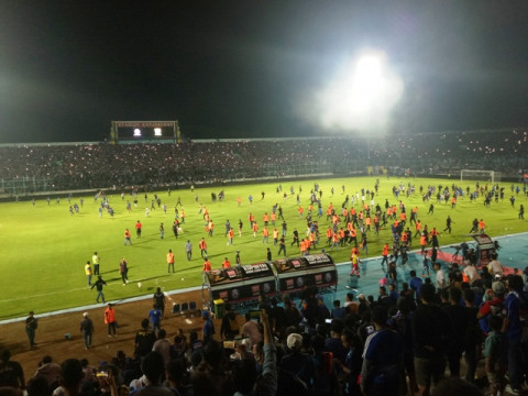Suasana Stadion Kanjuruhan pas ricuh terjadi di laga Arema