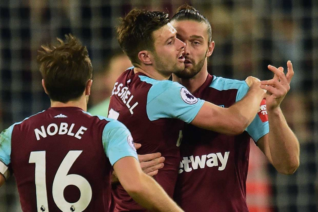 Carroll Selamatkan West Ham dari Kekalahan