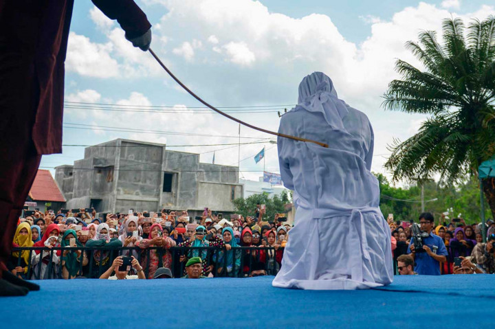 8 Pelanggar Syariat Islam Dicambuk, 2 di Antaranya PSK