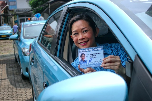 “Bahagia Itu Sederhana” Kampanye Blue Bird di Hari Kartini