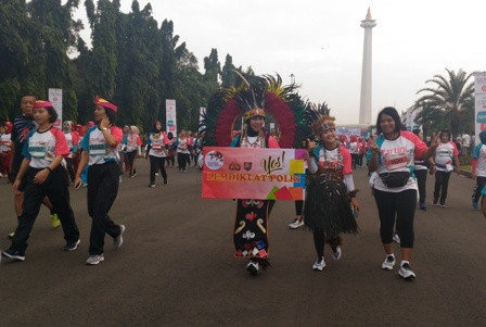 Ribuan Polwan Berkostum Adat Meriahkan Kartini Run