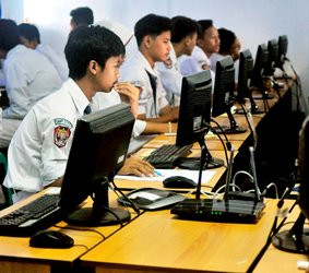 UNBK SMP di Jombang Baru 50 Persen