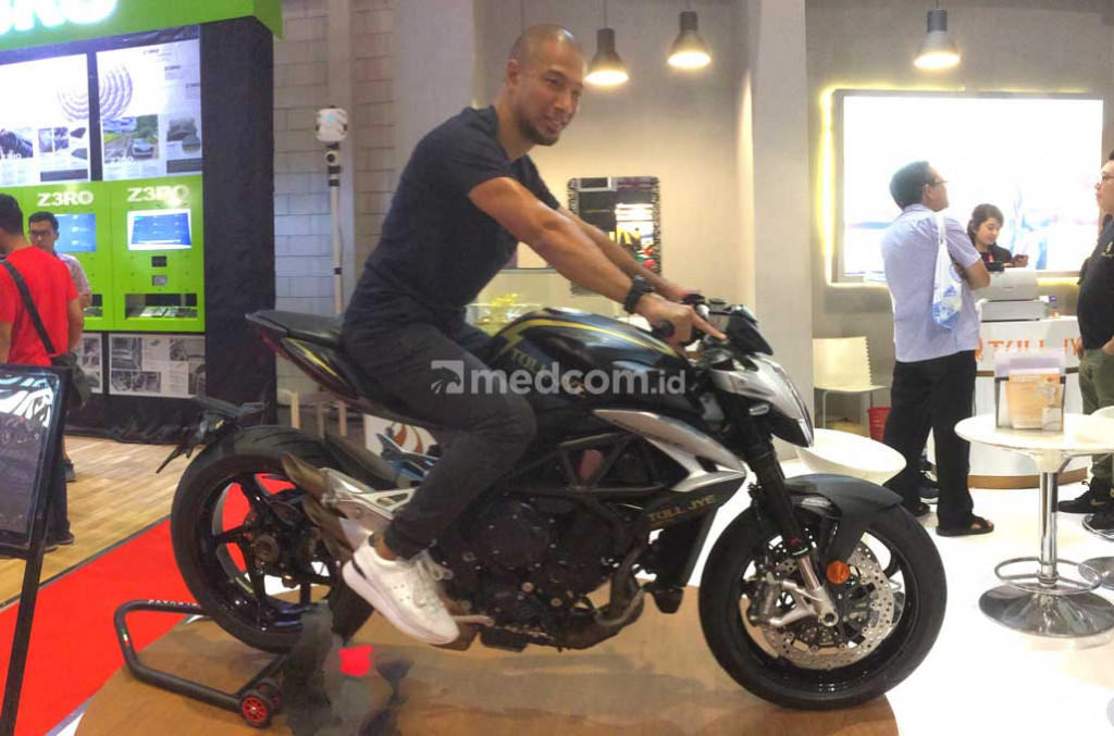 Penyanyi pop Indoensia, Marcell Siahaan punya trik tersendiri buat biker agar tetap tampil resik. medcom.id/Ahmad Garuda