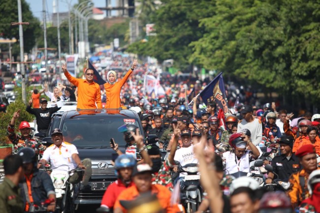 Pasangan petahana Pemilihan Wali Kota Makassar Mohammad Ramdhan Pomanto - Indira Mulyasari saat mendaftar ke KPU Februari 2018. Foto: Medcom.id/ANDI AAN PRANATA