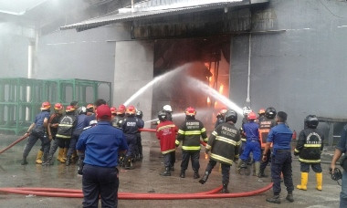 Warga di Belakang Gudang Karet Diungsikan