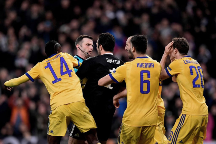 Presiden UEFA Maklumi Aksi Buffon Serang Oliver