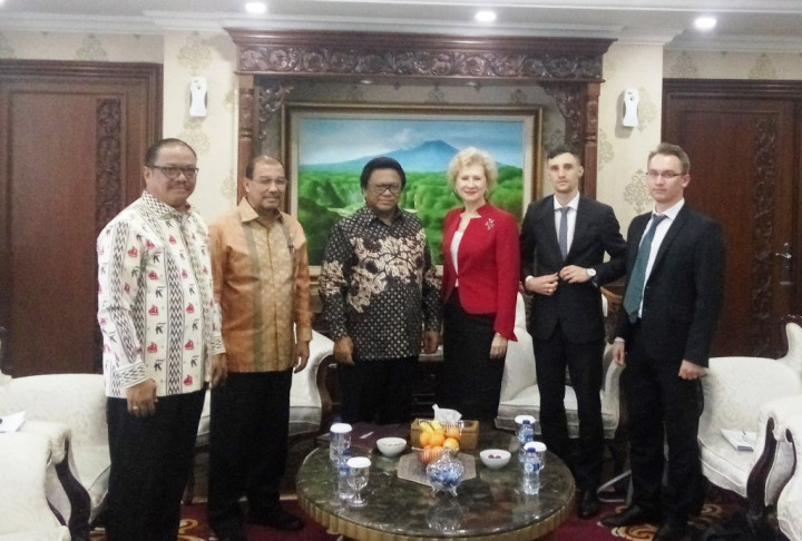 Ketua DPD Tunggu Putin Datang ke Indonesia Bawa Investor