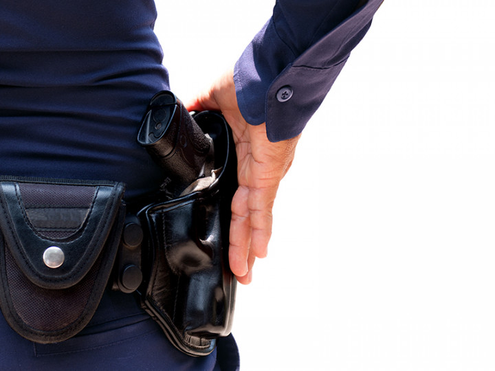 Polisi Gadungan Teror Warga dengan Pistol Mainan