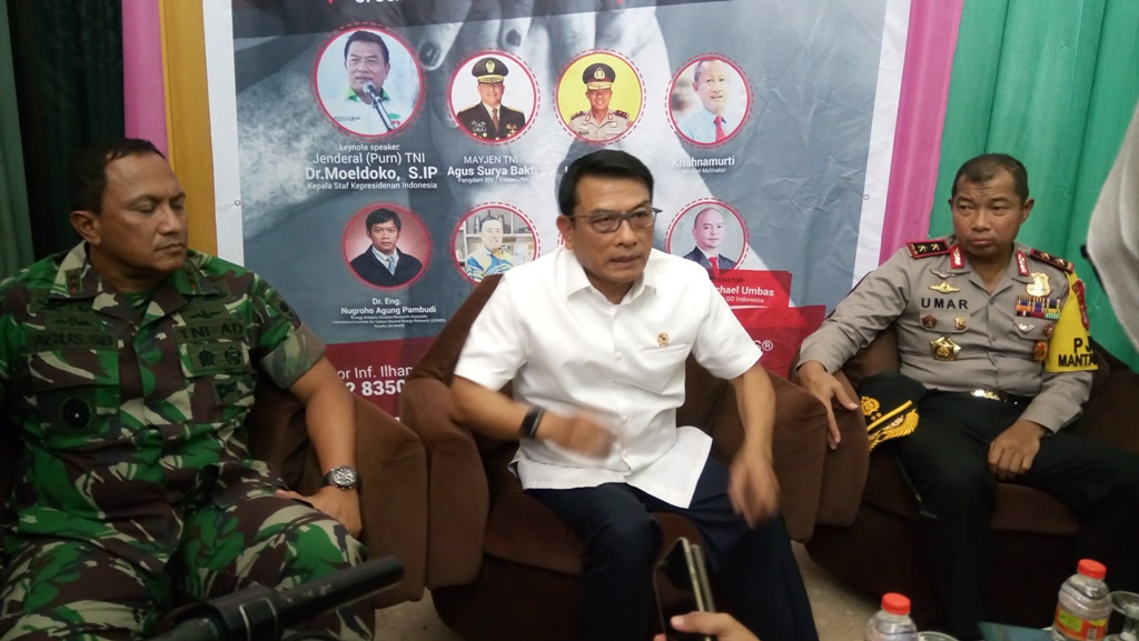 Kepala Staf Kepresidenan Moeldoko,  di sela kunjungannya ke Makassar, Sulawesi Selatan, Rabu 25 April 2018.