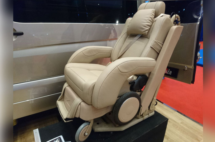 Baze Bikin Jok VIP Khusus Lansia, Harga Rp160 Juta