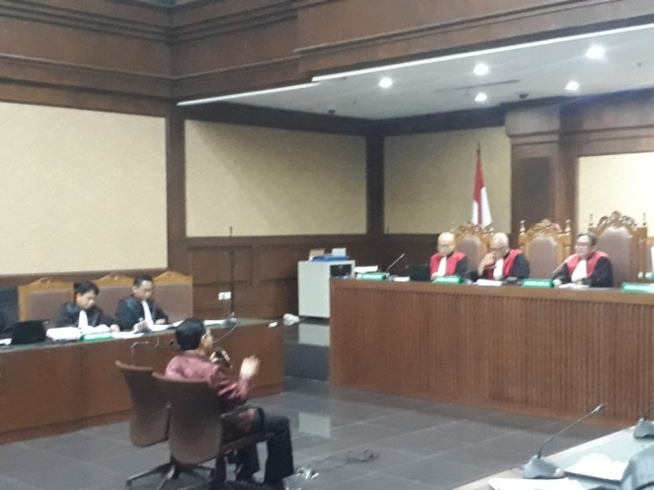 Novanto Bersaksi di Sidang Bimanesh