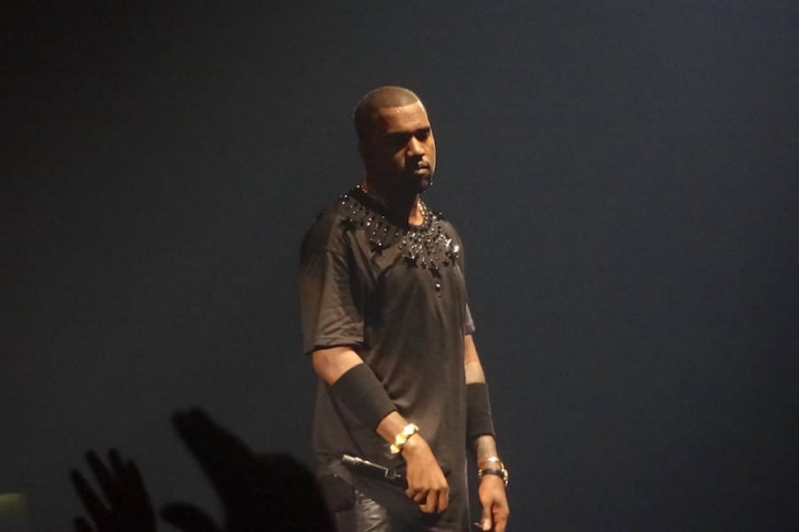 Artwork Album Terbaru Kanye West akan Tampilkan Foto Dokter Bedah Ibunya