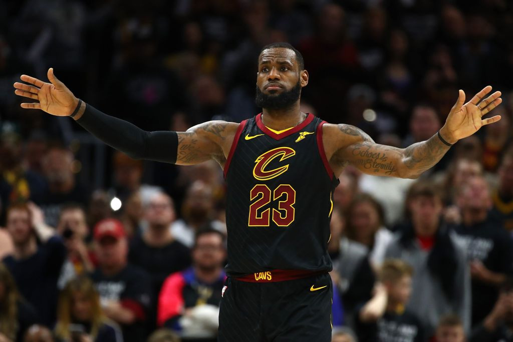 LeBron James menjadi bintang kemenangan Cleveland Cavaliers atas Indiana Pacers (Gregory Shamus/Getty Images/AFP)