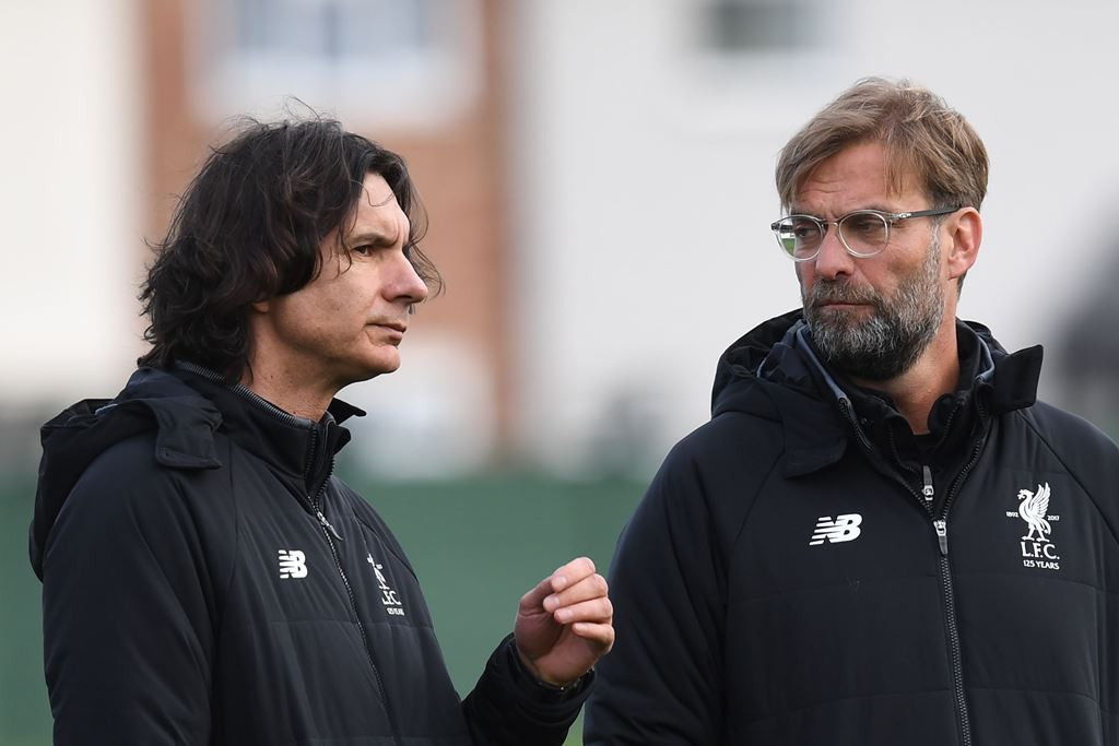 Juergen Klopp dan  Zeljko Buvac  (Foto AFP/ PAUL ELLIS)