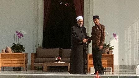 Presiden Joko Widodo menerima  kunjungan kehormatan Imam Besar dan Grand Syeikh Al-Azhar, Ahmad Muhammad Ath-Thayeb/Medcom.id/Fikar