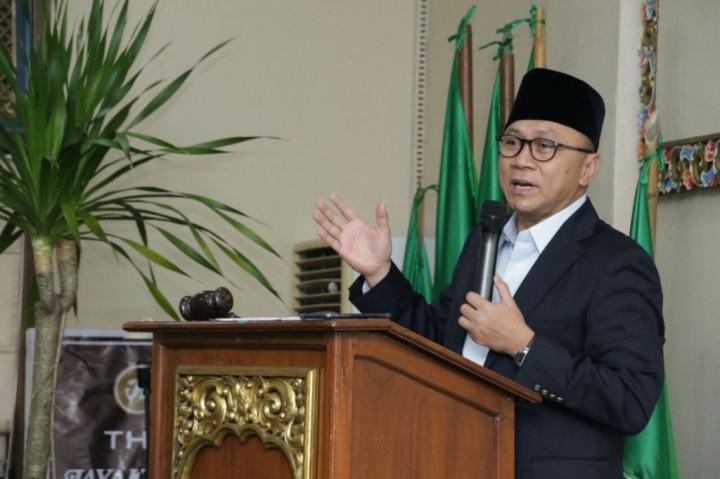 Zulkifli Hasan dan Sandi Lari Bersama Merayakan <i>May Day</i>