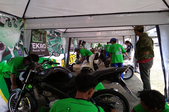 Ada Layanan Ganti Oli Gratis untuk Buruh di Bekasi