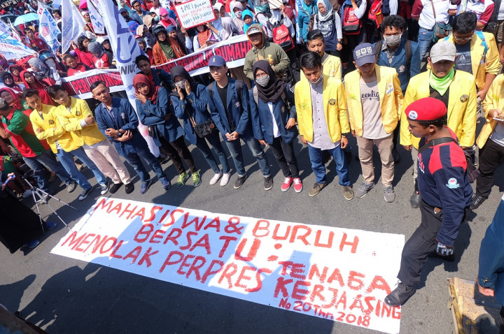 Buruh Lokal Minta Kesempatan seperti Tenaga Kerja Asing