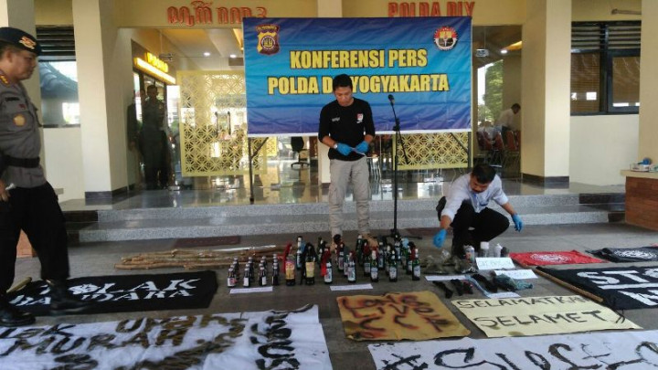 Polisi Tetapkan 3 Tersangka Pembakaran Pos Polisi di Yogyakarta