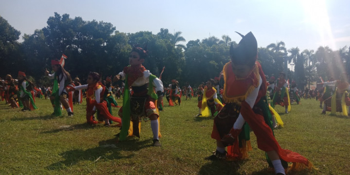 Seribuan Anak Menari Remo Menyambut Hardiknas