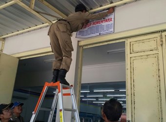 Diduga Kantongi Izin Palsu, Toko Waralaba di Brebes Disegel