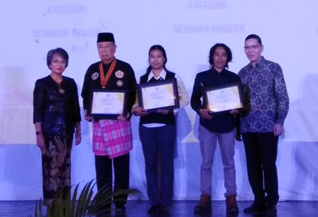 Tiga Seniman Nasional Diganjar Anugerah Budaya FIB UI