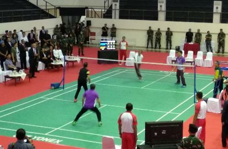 Jokowi dan Sultan Bolkiah Bertanding Bulu Tangkis