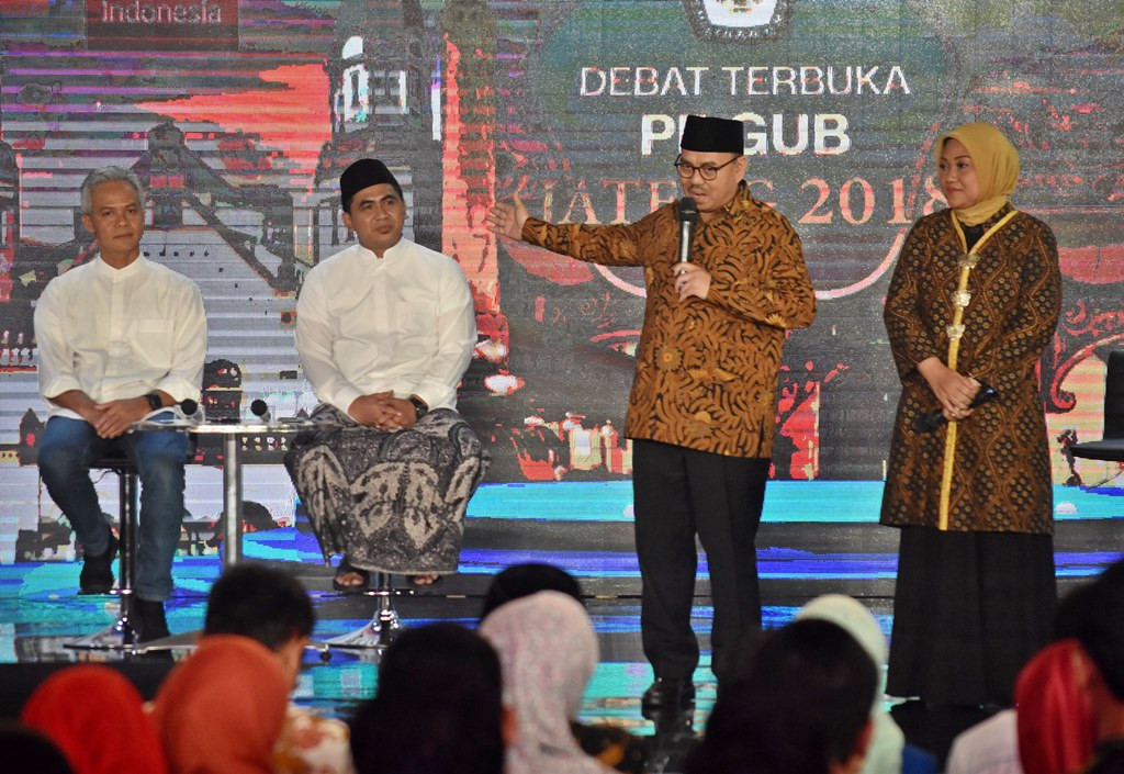 Adu Pengentasan Kemiskinan Sudirman-Ganjar