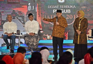 Adu Pengentasan Kemiskinan Sudirman-Ganjar